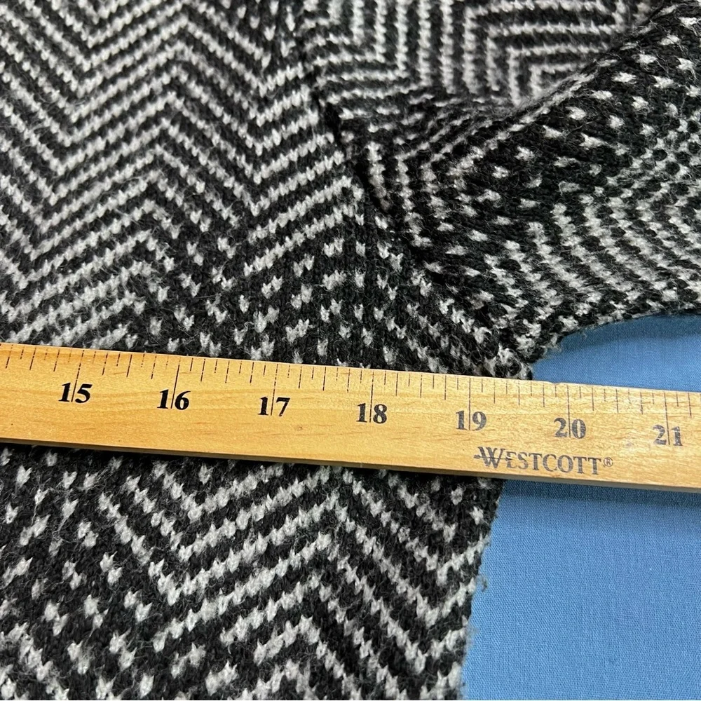 Laura Black & Grey Chevron Knit Long Cardigan with drop in pocket size medium - Picture 7 of 8